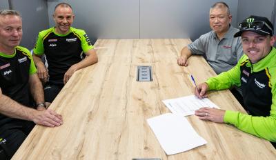 Alex Lowes signs with Kawasaki