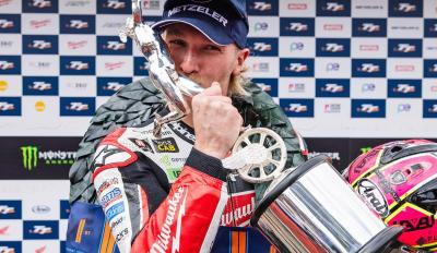 motomagIsle of Man TT 2024, Superstock TT 1 – O Davey Todd παίρνει την πρώτη του νίκη στον θεσμό