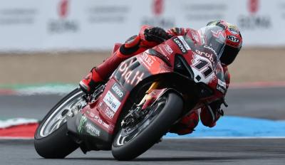 MOTUL WSBK Magny Cours Race 2: Τέλεια Κυριακή για Bulega – Μειώνει βαθμολογικά