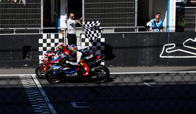 WSBK Estoril: Η μικρότερη νίκη στην ιστορία των Superbike! Μόλις 0,003 διαφορά! Έντονη η μάχη Bulega – Toprak! Τίτλος Petrucci 