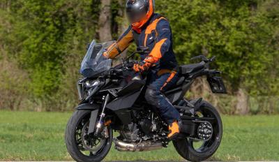 KTM 1390 Super Duke GT 2025 τεχνικά χαρακτηριστικά