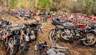 Νεκροταφείο 4.000 μοτοσυκλετών στις ΗΠΑ – Μαζεύει και δεν πουλάει!