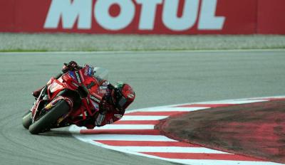 MotoGP Finale: Pole Position Bagnaia με φοβερά παιχνίδια στρατηγικής από όλους