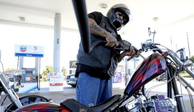 Βενζίνη Τέλος για όσους δεν φορούν κράνος