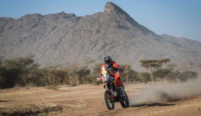 Dakar 2025 1ο σκέλος: Ξεκίνημα με πρόβλημα πλοήγησης! Νίκη Sanders με KTM σε δεκάδα με Honda και Hero – Καλή πρώτη μέρα για τον Βασίλη Μπούδρο