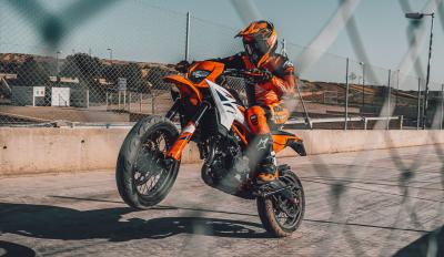KTM 390 SMC R 2025