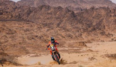 Dakar 2025 5ο σκέλος: Νίκη Benavides! Κρατά την γενική ο Sanders, πριν την δεκάδα της MOTUL ο Βασίλης Μπούδρος!