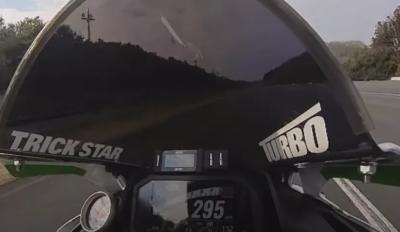 Kawasaki ZX-4R TURBO TRICK STAR: Τριακοσαρίζει στο κοντέρ! -20 πραγματικά+[VIDEO]