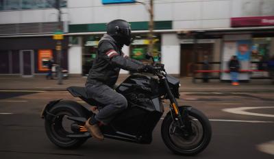 Ρεκόρ μέσα στο Λονδίνο: Ακόμη ένα πρωτόγνωρο στην παράλληλη εποχή της ηλεκτρονίκησης