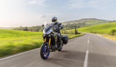 Νέο Yamaha Tracer 7 / GT 2025: Παρουσιάστηκε ανανεωμένο με την προσθήκη ηλεκτρονικού γκαζιού