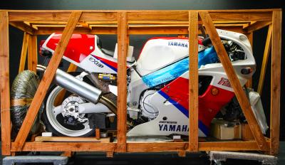 FZR750R ΟW-01 