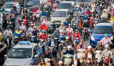 Hanoi to bam fossil fuel motos