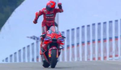 MotoGP Γερμανίας: Σαρωτική νίκη Marc Marquez – Χάος πτώσεων μισή πίστα πίσω του
