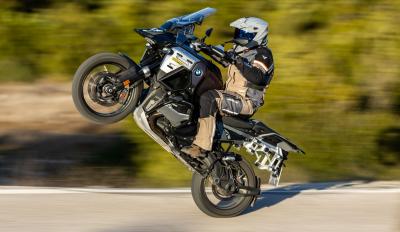 BMW: Πτώση πωλήσεων μοτοσυκλετών - 'Ανοδος στα αυτοκίνητα παγκοσμίως