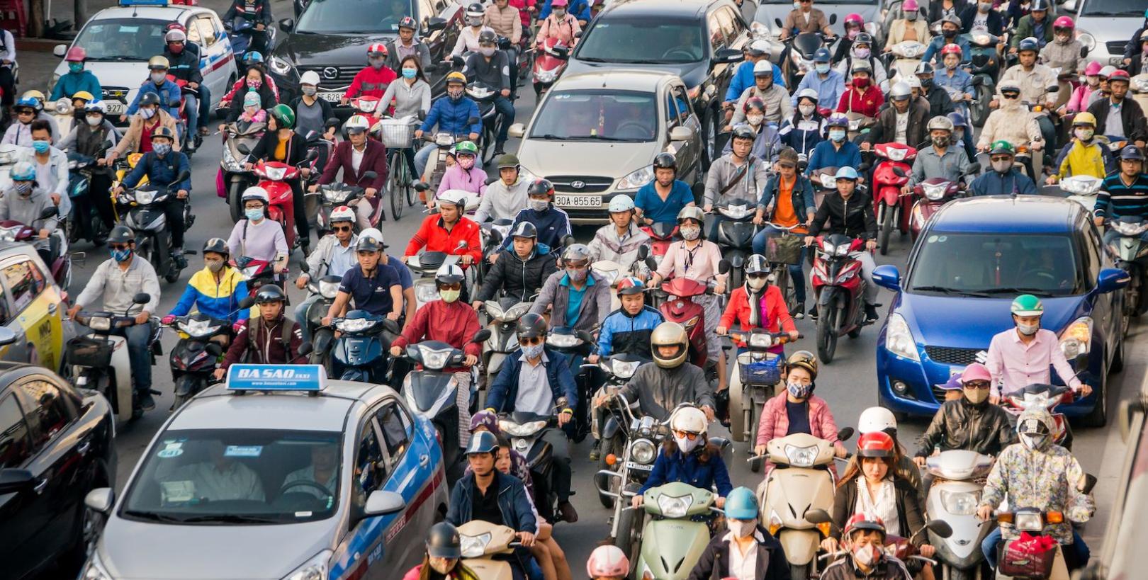 Hanoi to bam fossil fuel motos