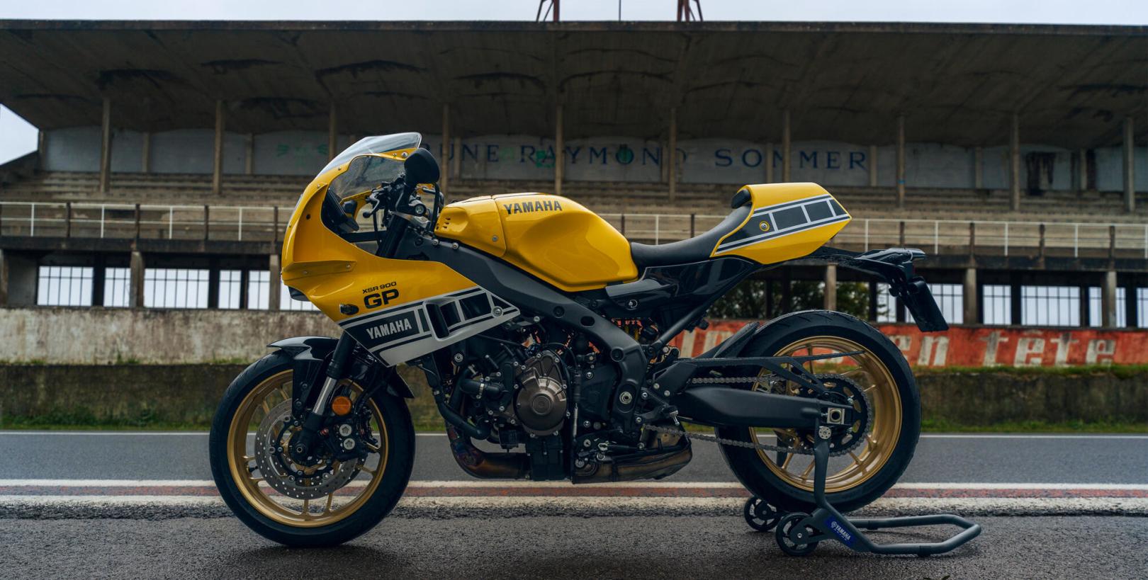 Yamaha XSR900 GP 2026 - Kenny Roberts Livery