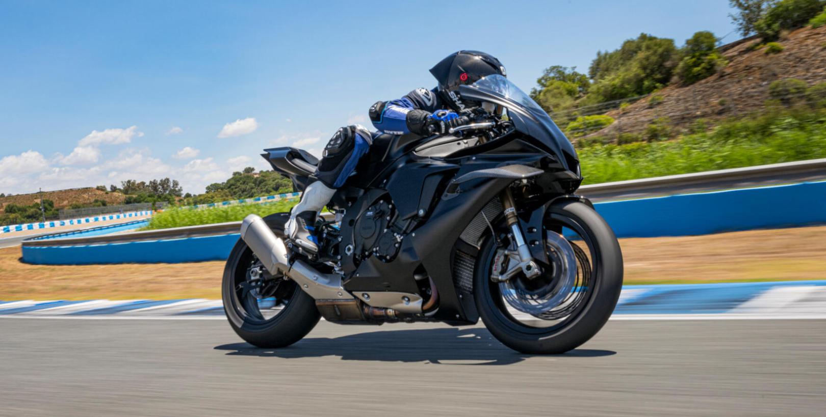 Yamaha R1 βγάζει πινακίδα 2025