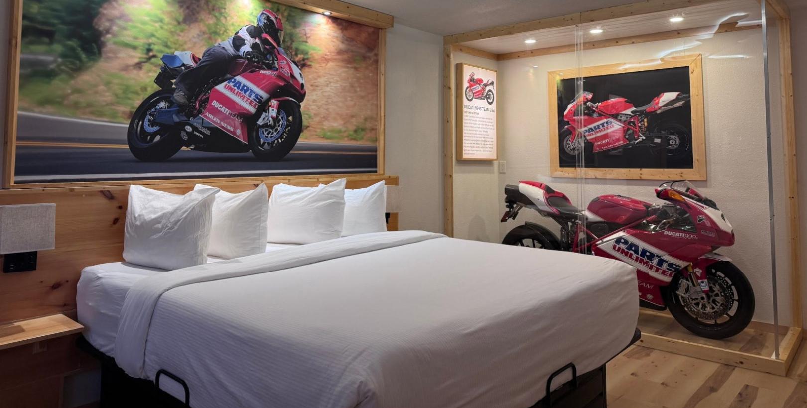 Motorcycle Inn 