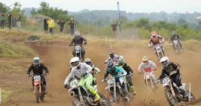 Πανελλήνιο Πρωτάθλημα Motocross Τρίκαλα: Εντατικός ο ρυθμός του 2ου αγώνα – Νίκες για ΑΝΔΡΕΟΥ – ΜΠΑΚΑ – ΓΑΝΩΤΗ – ΤΑΜΒΑΚΟ – ΤΖΙΩΡΑ – ΒΑΣΙΛΕΙΑΔΗ – ΣΤΡΟΥΓΚΗ – ΦΩΤΟΠΟΥΛΟ – ΛΑΜΠΡΟΥ