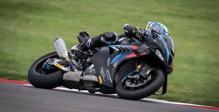 bmw m 1000 rr
